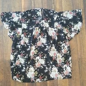 Size large beautiful flowy top